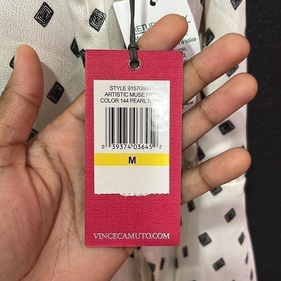 VINCE CAMUTO Diamond Pattern 100% Polyester Blouse Size M NWT - Picture 5 of 7